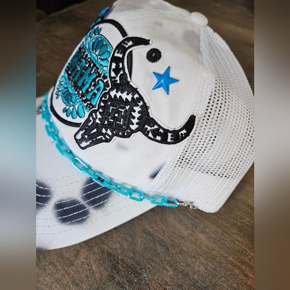 NWT Black and white tie dye trucker hat with hat chain and star studs